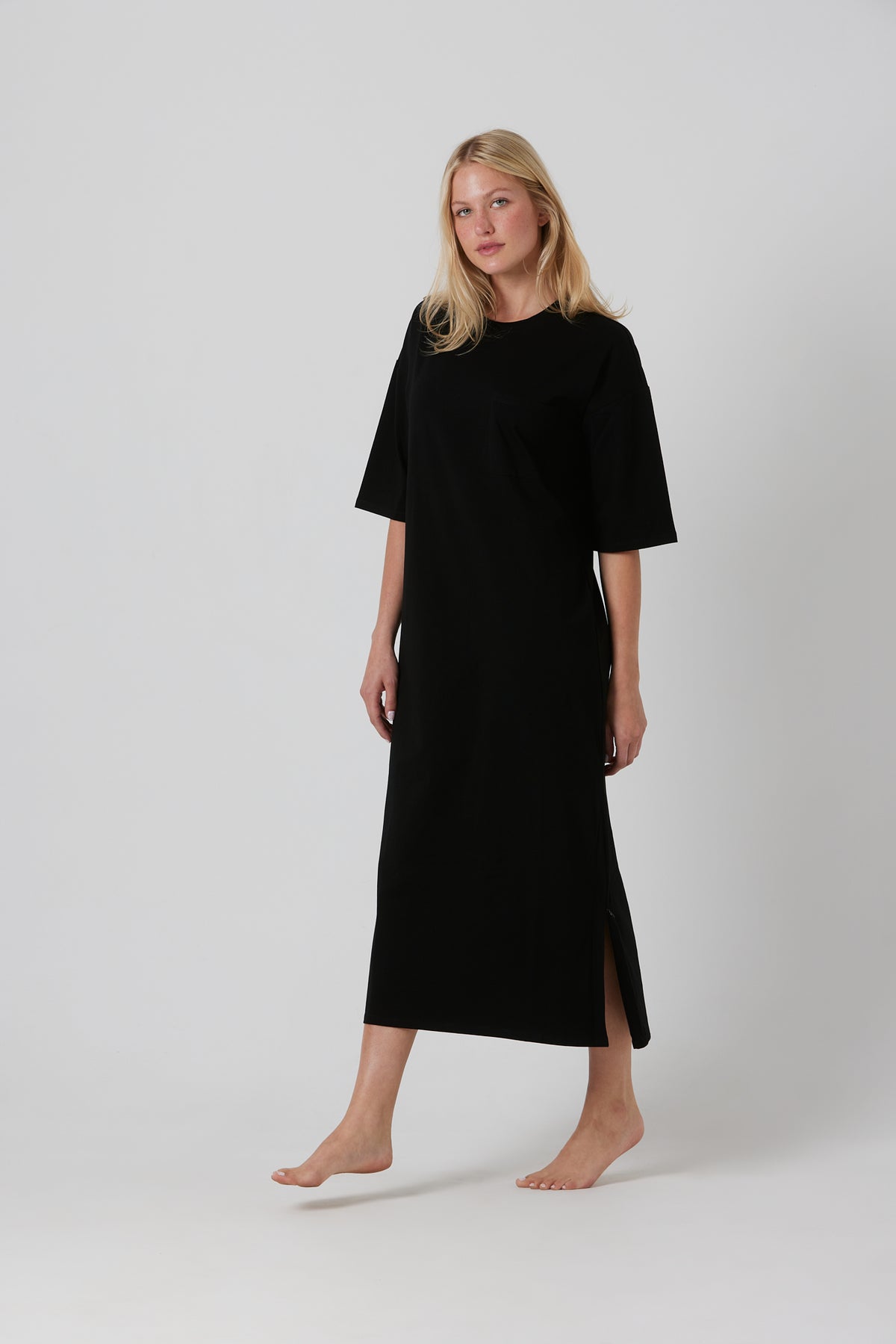 T-Shirt Midi Dress By Tess Collection T-Shirt Midi Dress By Tess Collection